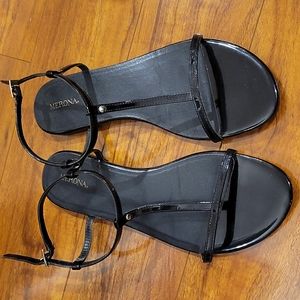 Black sandal flats